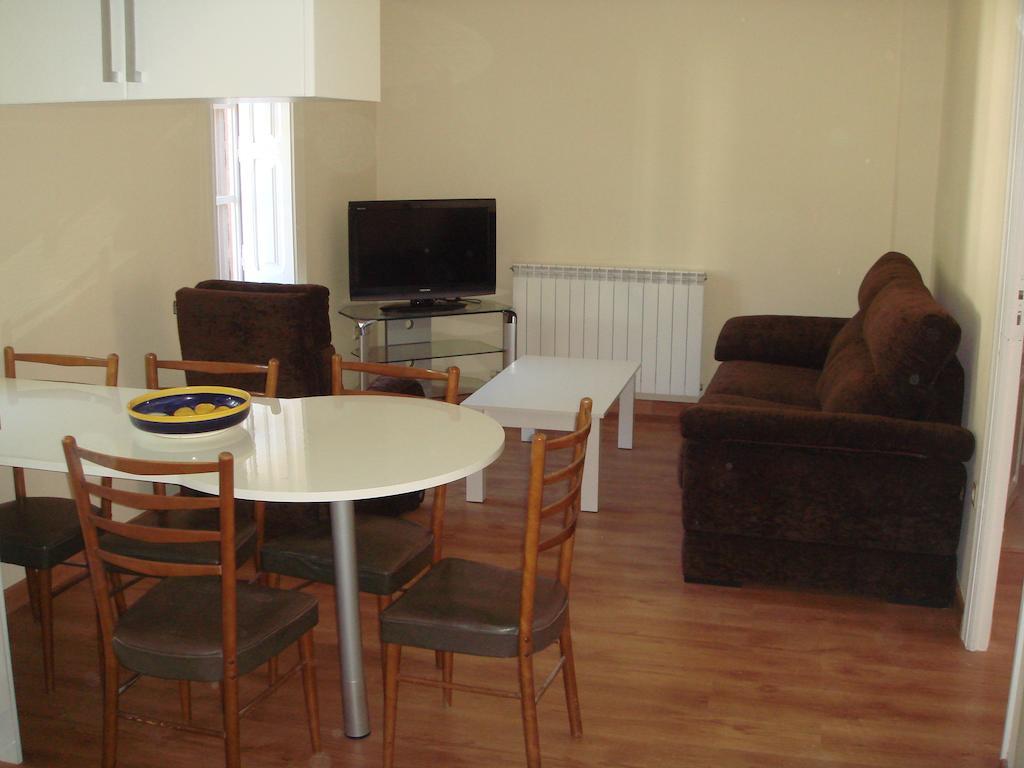 Apartamentos Valles Broto Rum bild